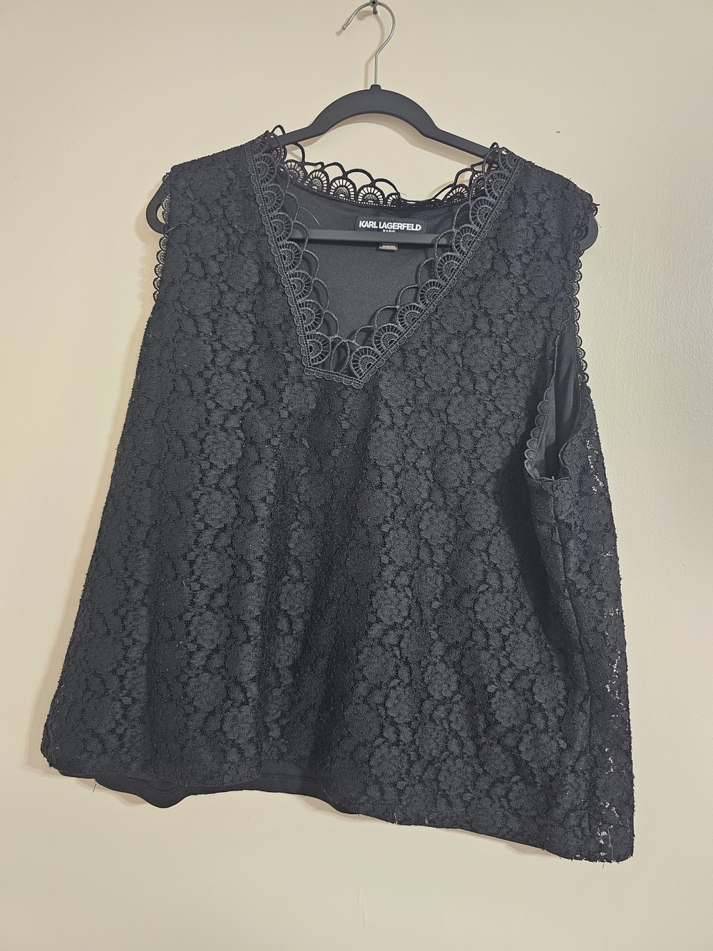 Karl Lagerfeld 2X Black Lace Overlay V-Neck Sleeveless Top